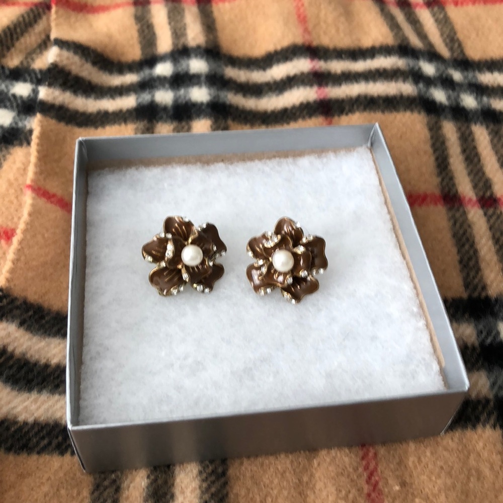 Brown & Faux Pearl Flower Costume Jewelry Earrings